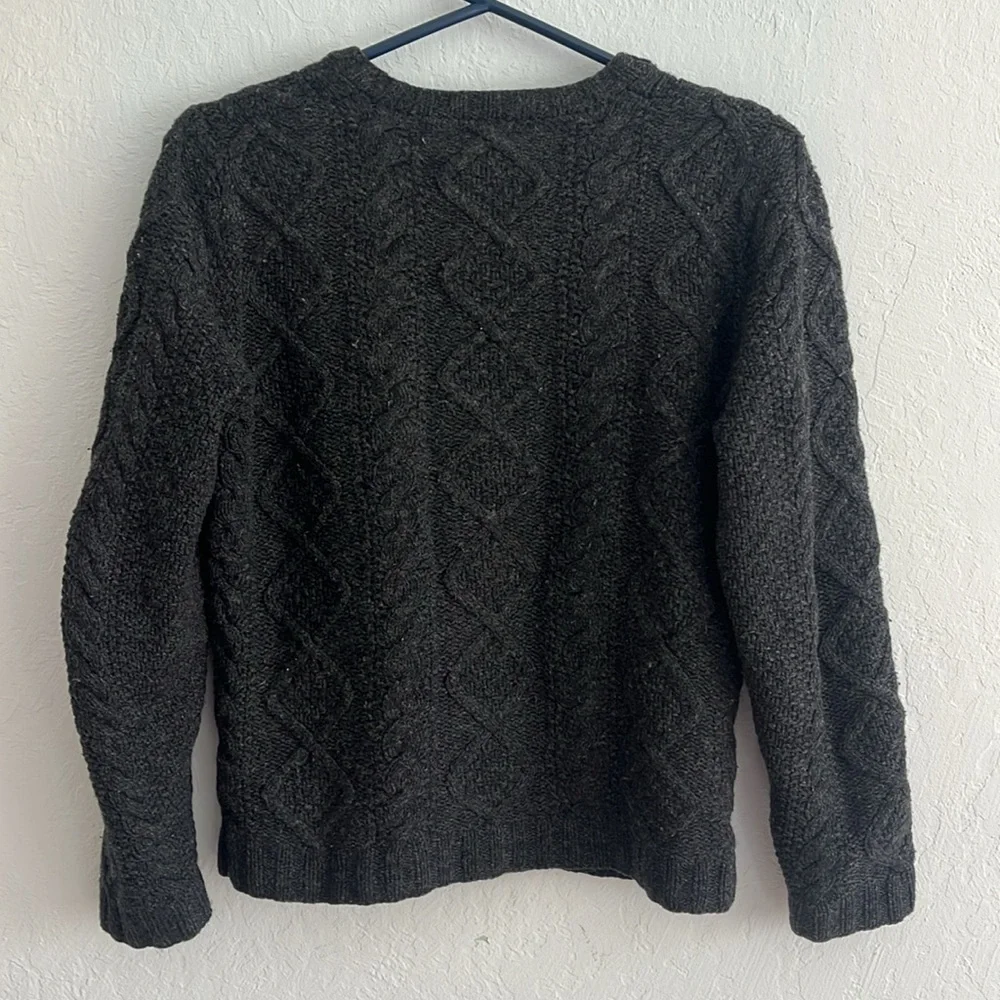 Banana Republic Dark Grey Lamb’s Wool Cable Knit Sweater V Neck - Picture 2 of 4